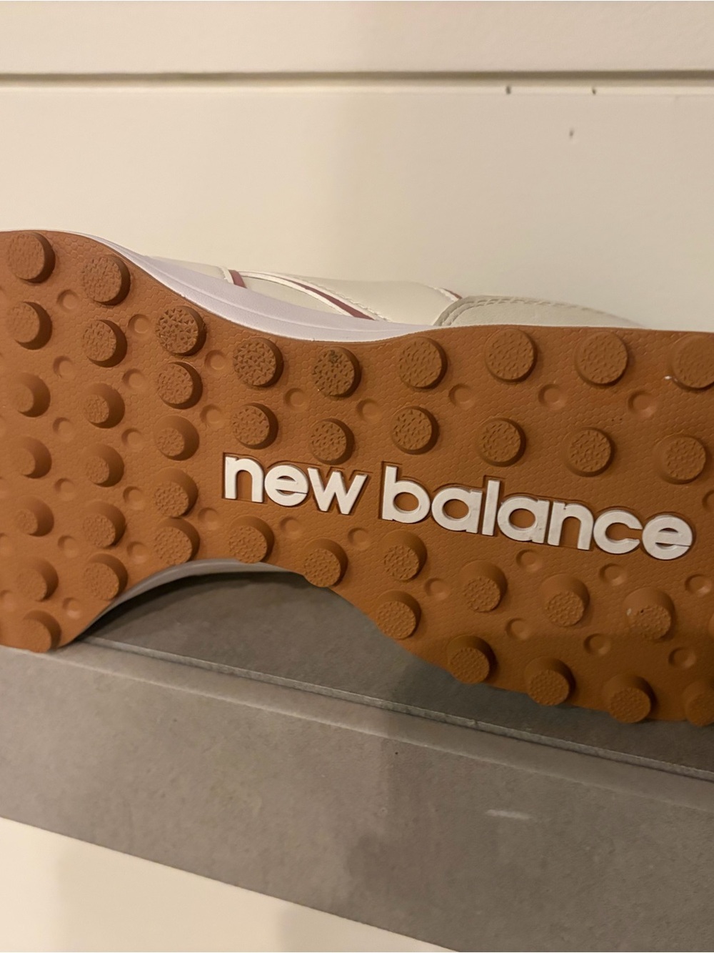 New Balance Women's Cream & Mauve Lace-Up Sneaker size 11 - Picture 3 of 15